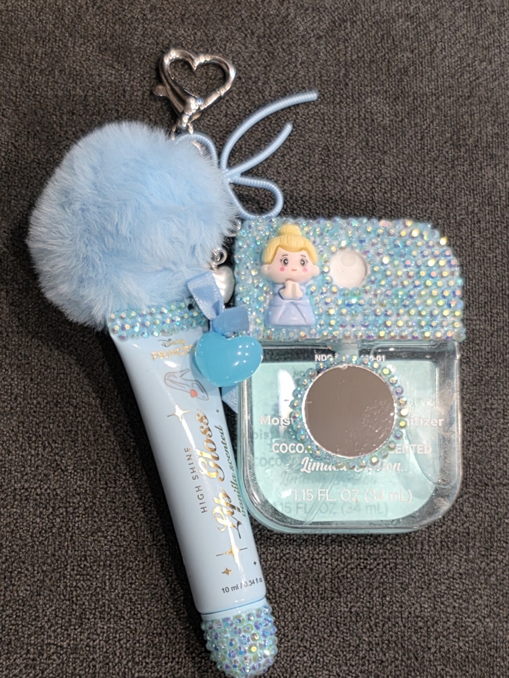 Handmade Cinderella Keychain Set - Picture 4 of 7